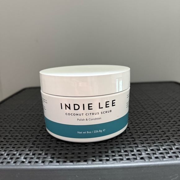 Indie Lee Other - Indie Lee Coconut Citrus Scrub